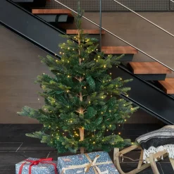 Clearance Axel Kunstigt Juletræ m. LED Julepynt