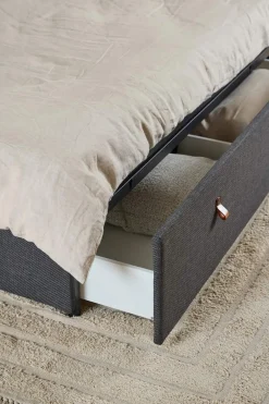 Sale Calvi Sengeramme Sofaer Og Puffer
